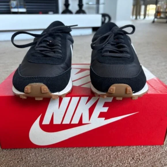 Nike Women's Daybreak Sneakers, New with Box - Picture 3 of 7